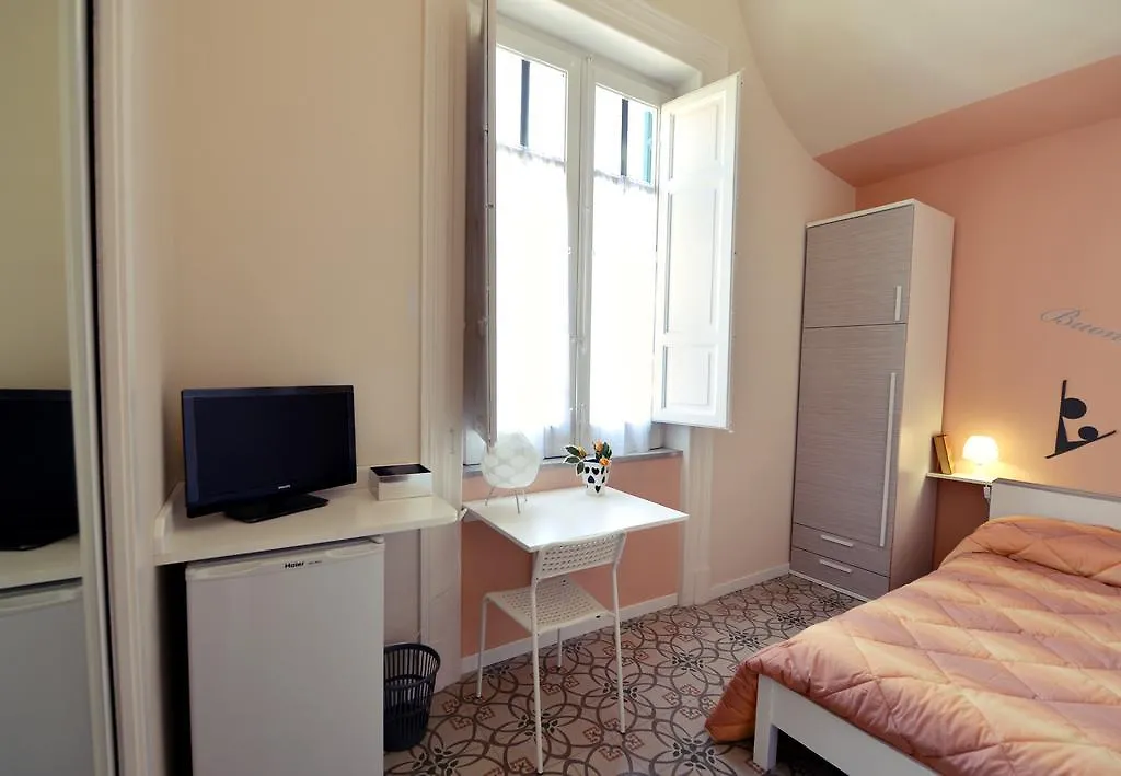 Bed and Breakfast *1*7*4* Via Roma Палермо Отель типа 